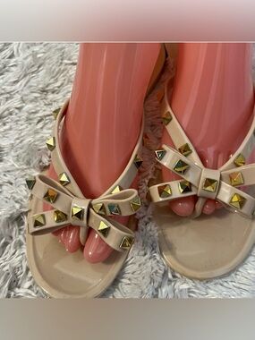 Valentino Style Studded Bow Flat Sandals. Size 39